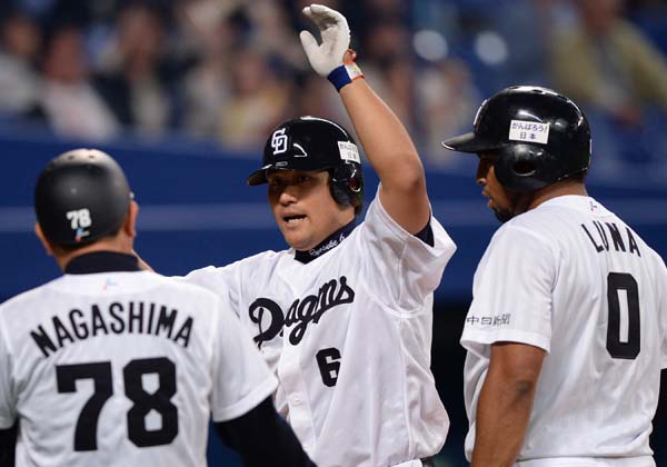 平田選手が勝ち越し2ラン