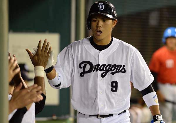 高橋周選手が場外弾