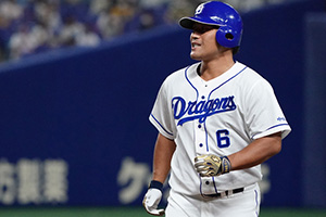 2回裏無死二、三塁、中前にタイムリーを放った平田選手