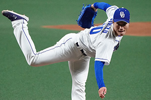 自己最長の5回2/3を投げ、巨人打線を無失点に抑え今季初勝利を挙げた清水投手