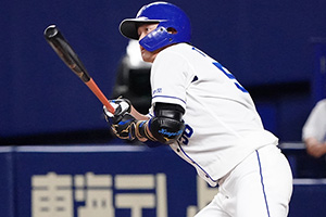 2回裏1死一、二塁、武田選手の左前タイムリーで先制