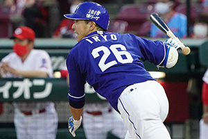 4回表2死二塁、中前タイムリーを放つ井領選手