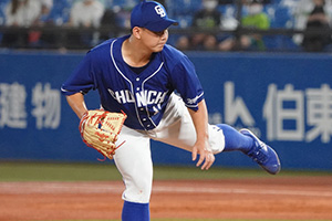 6回を3失点のピッチングで今季初勝利を挙げた小笠原投手