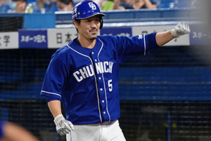 3回表2死、中越えに7号ソロを放ち3試合連続で本塁打を放った阿部選手