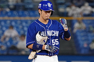 3回表1死三塁、福田選手の右中間を破るタイムリー二塁打で先制