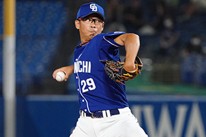 7回裏に今季初登板、1イニングを無失点に抑えた山井投手
