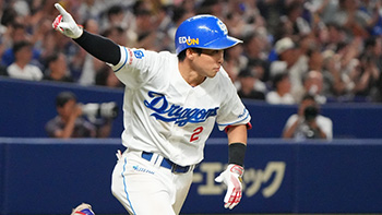 7回裏1死満塁、2点タイムリーを放った田中選手