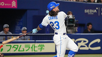 2回裏無死、2号ソロホームランを放つチェイビス選手