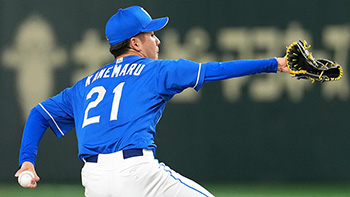 先発した金丸夢斗投手