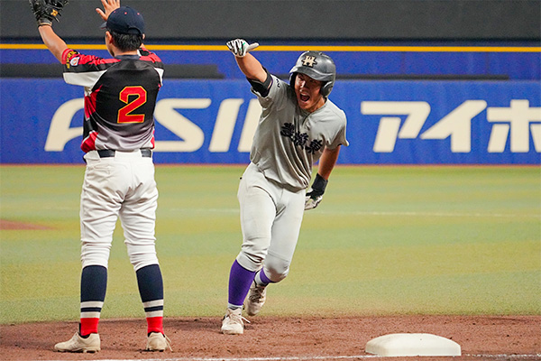 1回表1死三塁、先制タイムリーの藤坂選手