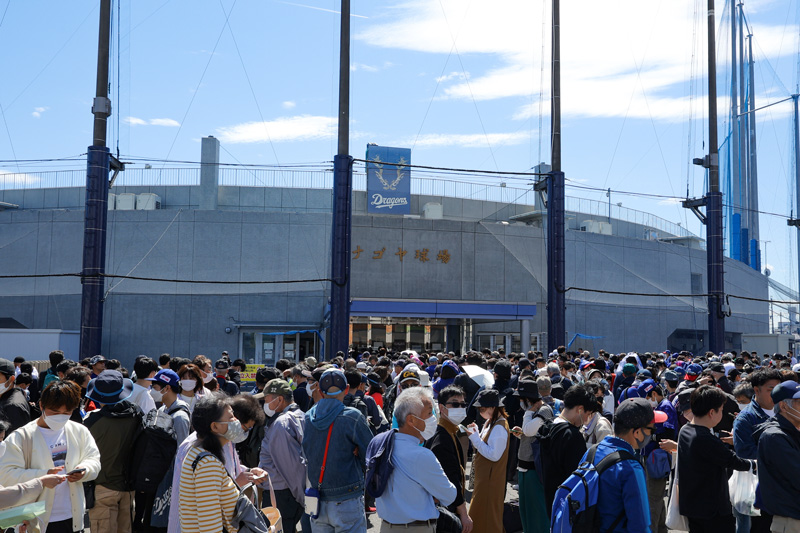 平日にも関わらず本拠地開幕を待ちわびた多くのファンの皆さまにお越しいただきました