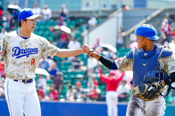 橋本投手と山浅選手