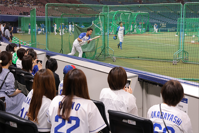 間近でみられるドラゴンズ打撃練習見学会