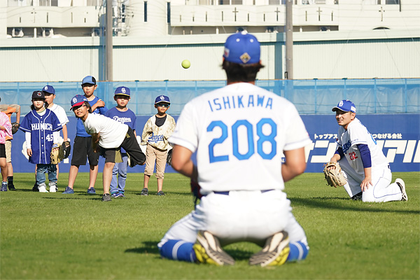 キャッチボール体験 加藤翼投手