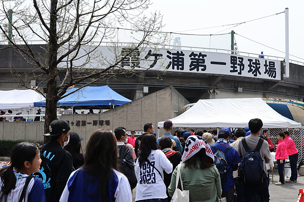 四日市市霞ヶ浦第一野球場外観