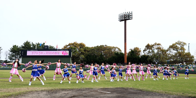 チアドラゴンズダンスレッスン四日市教室のキッズたち