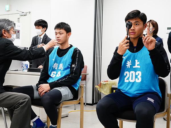スポーツビジョンスクリーニングの様子