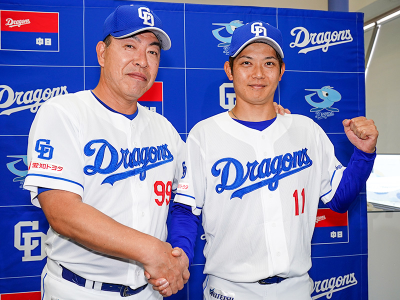 岡田投手、井上監督