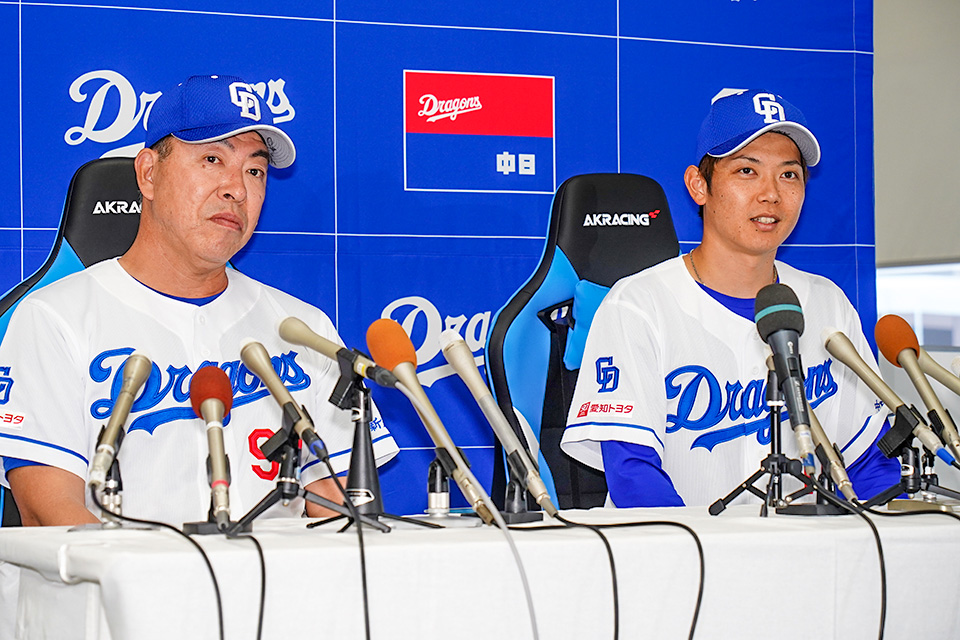 岡田投手、井上監督