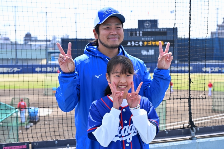 選手と写真撮影会の様子