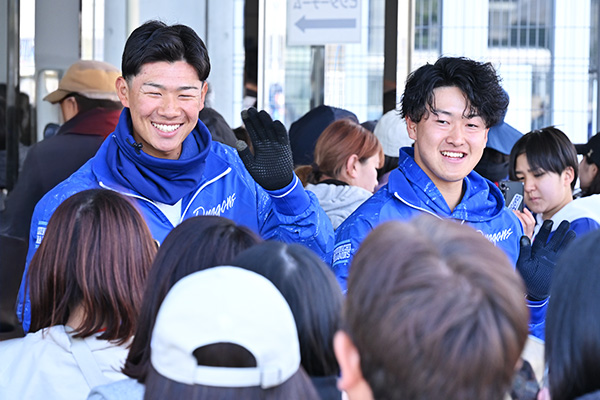 山浅選手・中村選手お出迎え