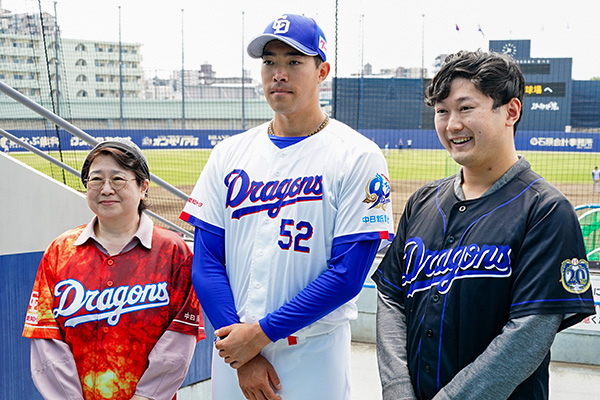 選手写真撮影会 篠﨑投手